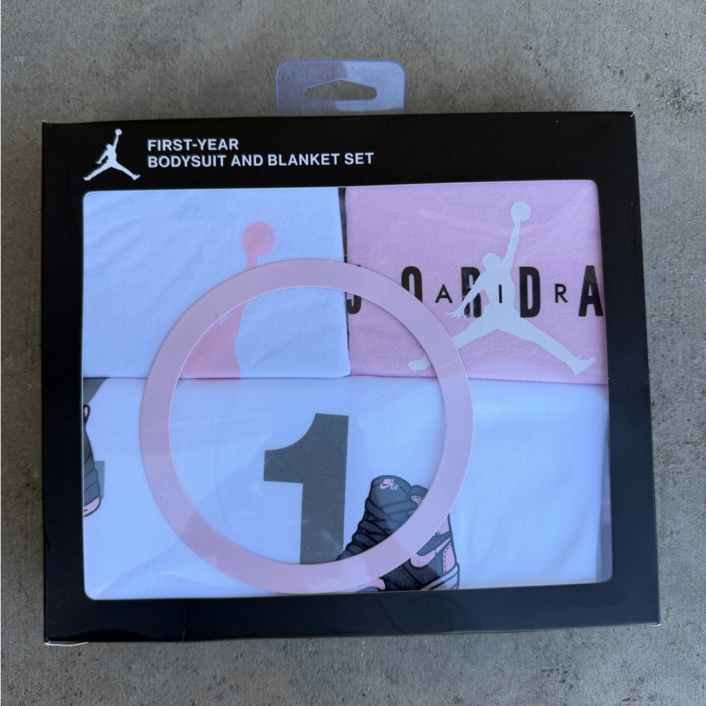 Nike Jordan First-Year Bodysuit & Blanket Set - Pink/White